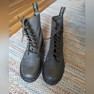 Dr Marten Leather Boots
